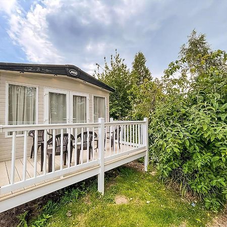 Beautiful 6 Berth Caravan With Decking At Southview Holiday Park Ref 33024O Hotel Skegness Kültér fotó