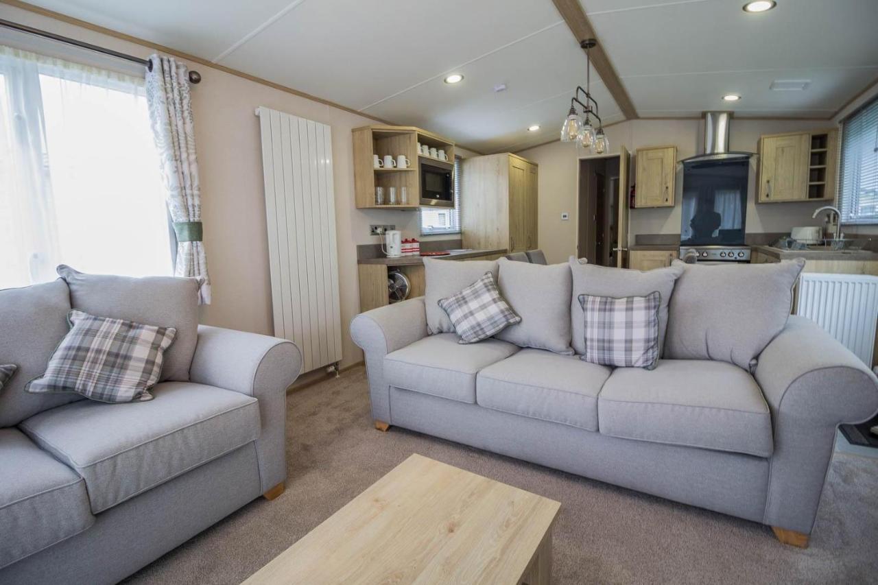 Beautiful 6 Berth Caravan With Decking At Southview Holiday Park Ref 33024O Hotel Skegness Kültér fotó