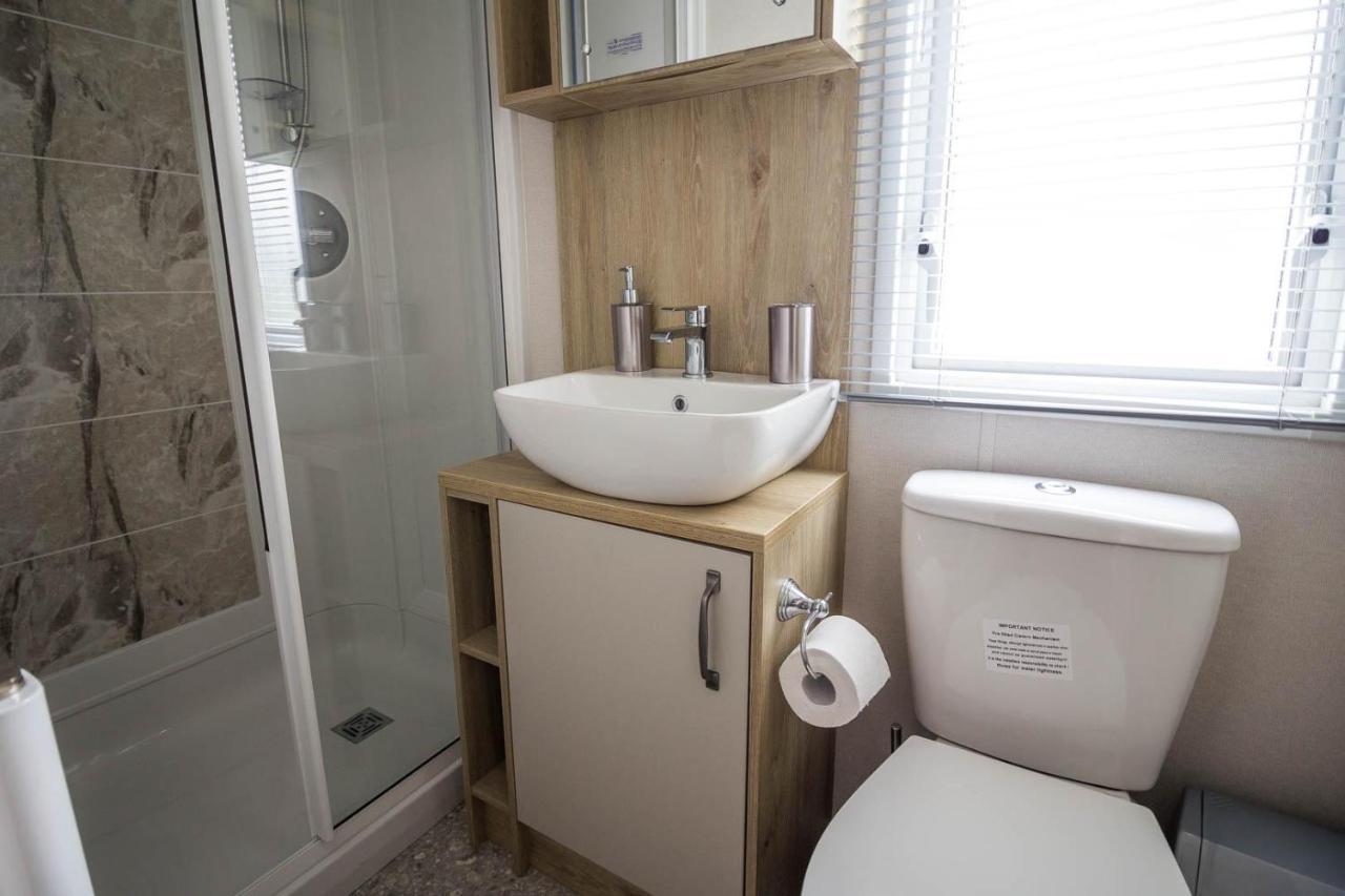 Beautiful 6 Berth Caravan With Decking At Southview Holiday Park Ref 33024O Hotel Skegness Kültér fotó