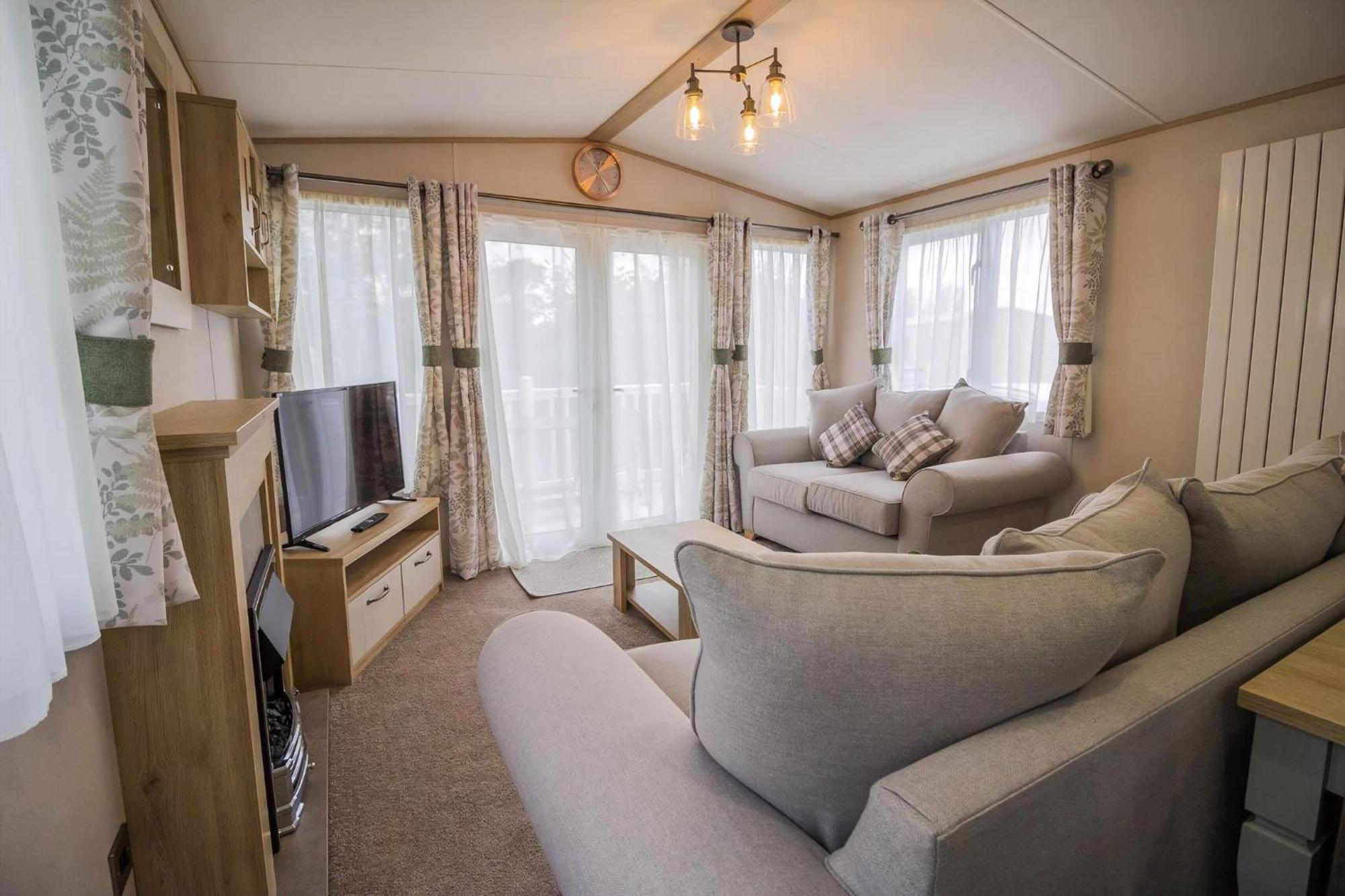 Beautiful 6 Berth Caravan With Decking At Southview Holiday Park Ref 33024O Hotel Skegness Kültér fotó